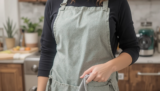 Waterproof Kitchen Apron for Women with Pocket & Hand-Wiping Towel – Comfortable Cooking Apron